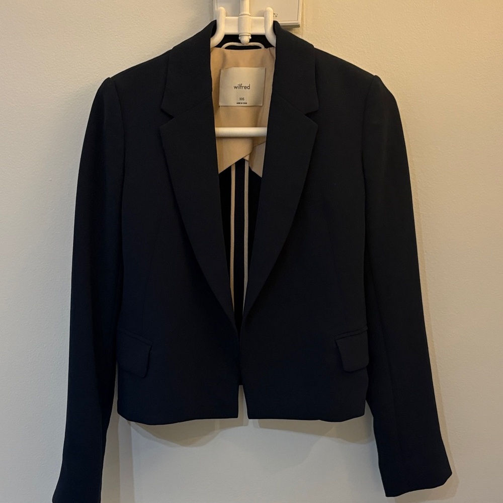 Wilfred Navy Cropped Blazer with Notched Lapel